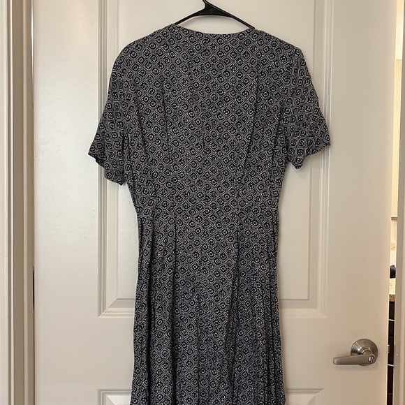 Dress - Picture 3 of 4